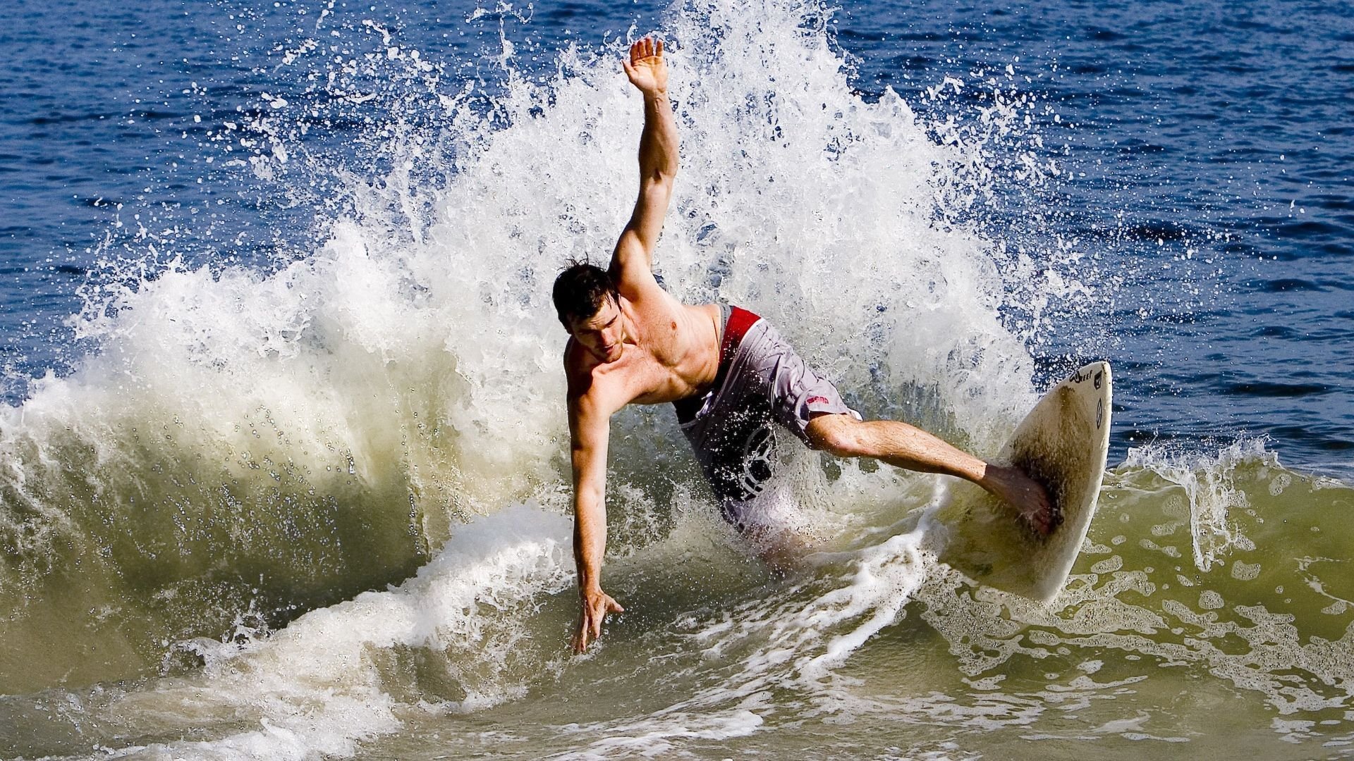 曼城继续保持强势,福登与哈兰德的默契配合,哈兰德和曼城