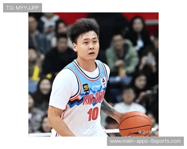 北京首钢迎赵睿训练 球迷热情高涨，北京首钢队赵梓壹