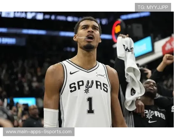 复出遥遥无期？火箭队32岁前锋伤情更新：只能轻度训练，乌帅无奈